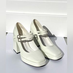 Nasty Gal | White Chunky Platform Heels | SIZE 9 | glossy rhinestone strap heel
